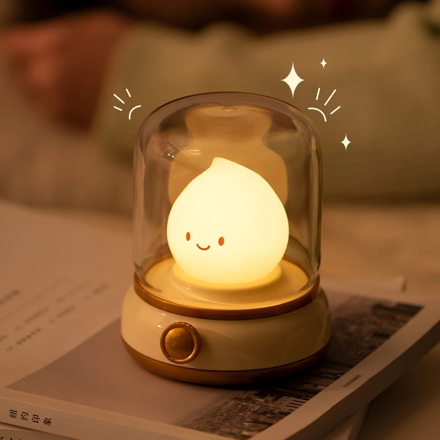 Cozy Kerosene Glow – Retro Rechargeable LED Bedside Lamp